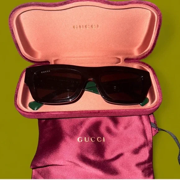 Gucci Black Sunglasses with Green Accents Gucci GG OVERSIZED SQUARE ACETATE SUNGLASSES - Sunglasses  main image 4